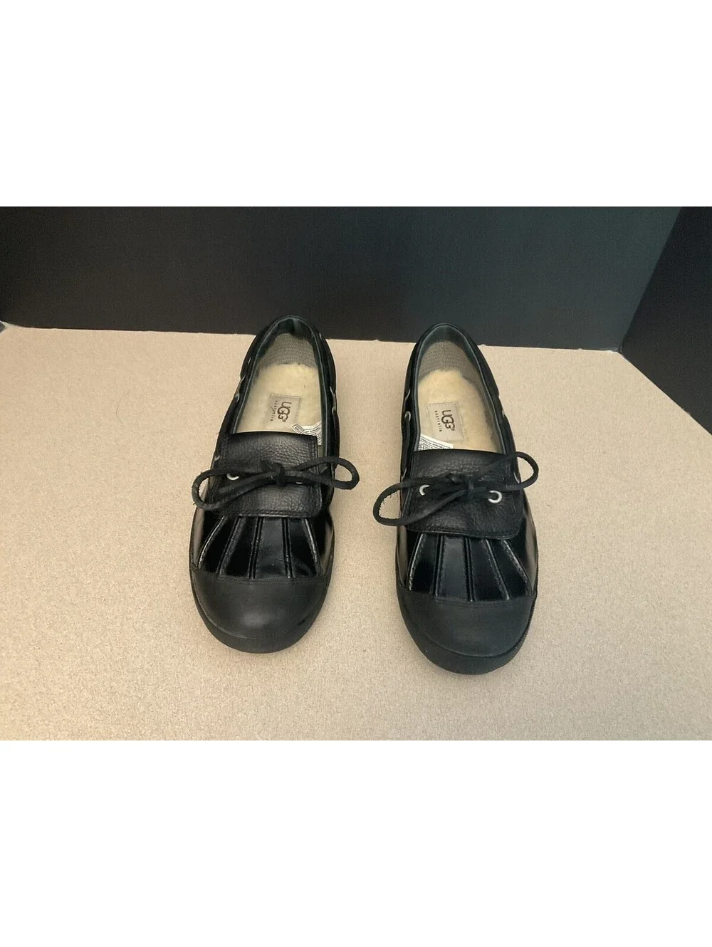 Womens UGG Australia Ashdale Black Waterproof Sherpa Lined Duck Shoes. Size 8.5